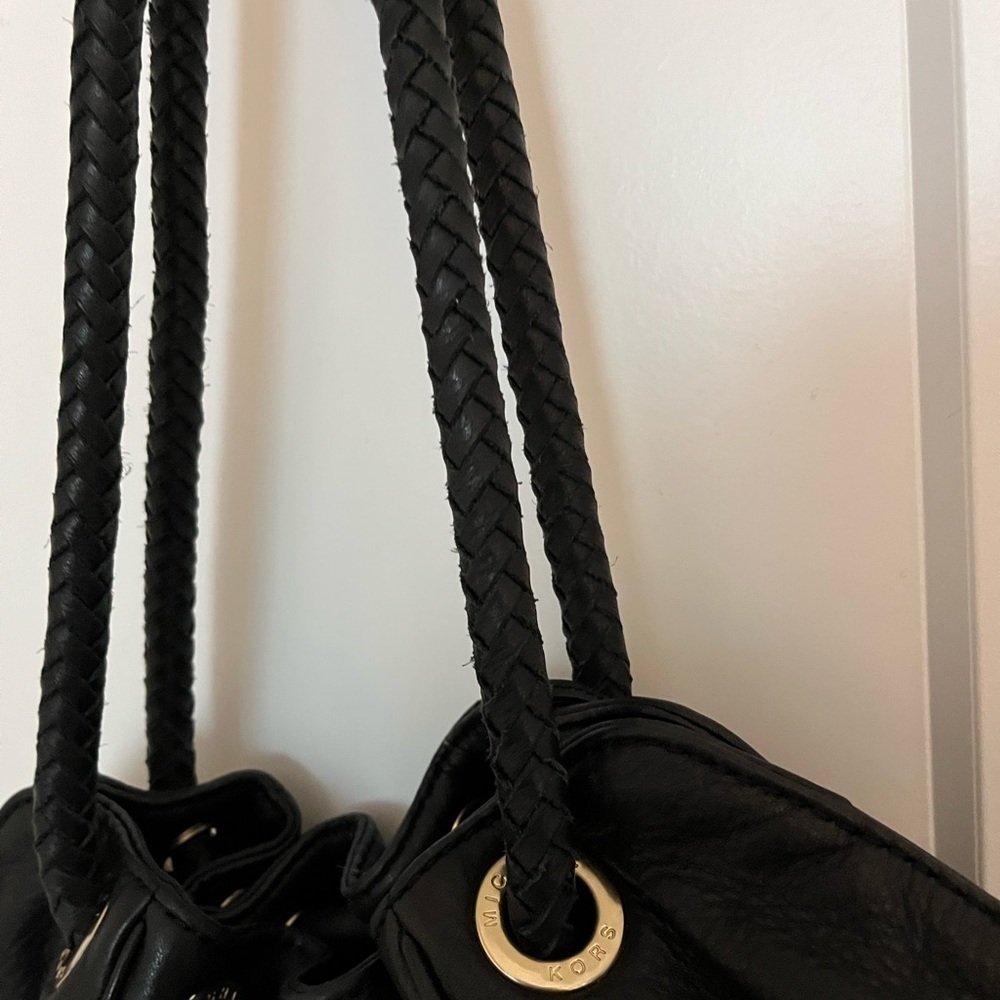 NWOT Michael Michael Kors Bucket bag with tassels - Picture 7 of 9